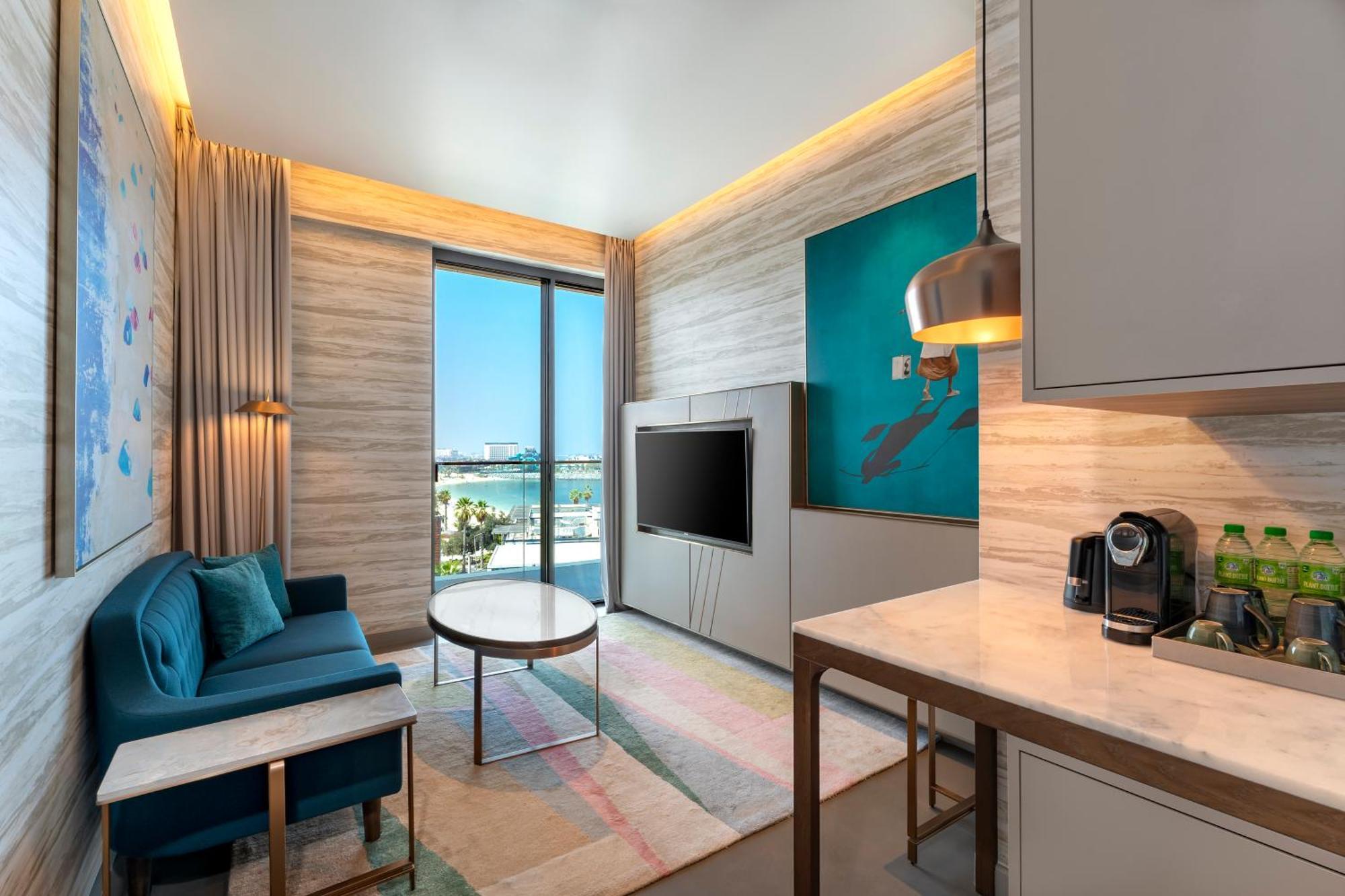 Hyatt Centric Jumeirah ドバイ エクステリア 写真 A suite at the hotel